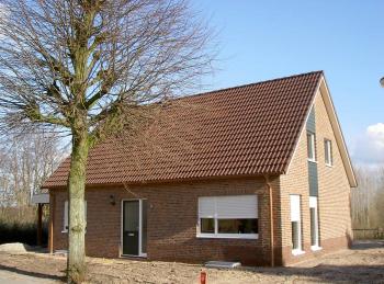 Nelskamp dakpan op woning Nelskamp dakpan op woning