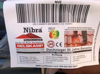 In Roeselare dak voorzien van Nelskamp f10u zwarte dakpannen