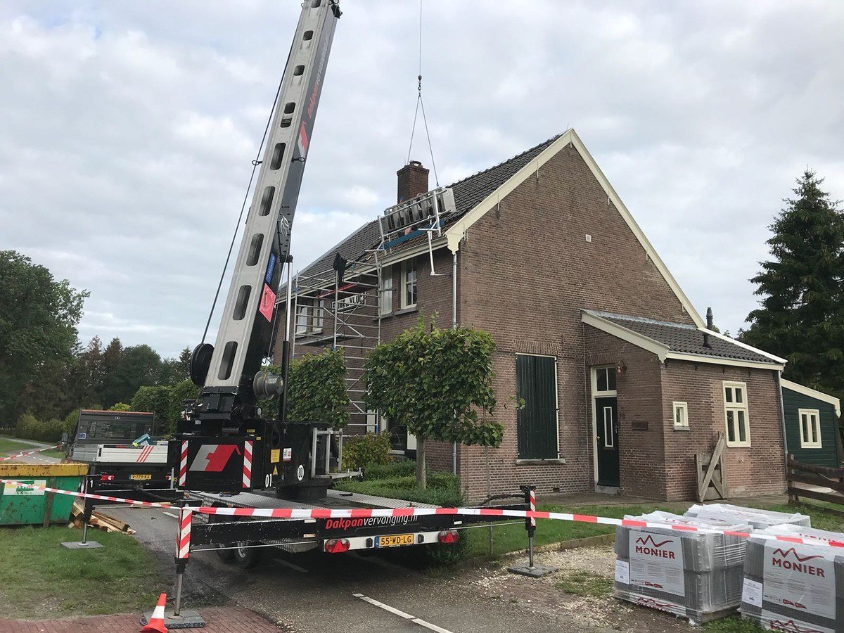 Monier blauw gesmoorde dakpannen leggen in Zelzate Monier blauw gesmoorde dakpannen leggen in Zelzate